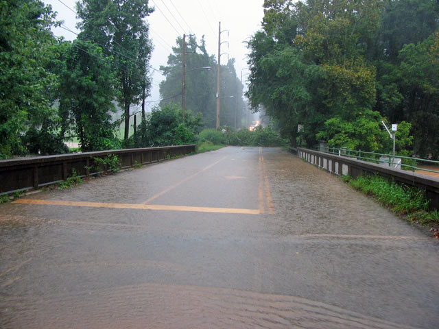 Historic high-water flood conditions at Peachtree Creek on September 21,
2009.  The gage height (depth of water) is about 23.7 feet..