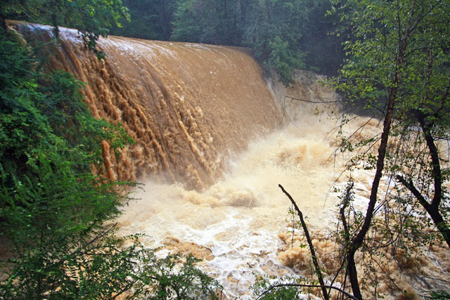 High flow conditions at Big (Vickery) Creek, Roswell